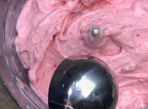 Foto de Gelado de Morango - 3 ingredientes