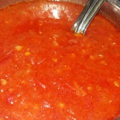 A picture of Tomato garlic veg.