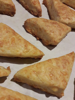 Una foto de Scones de Queso