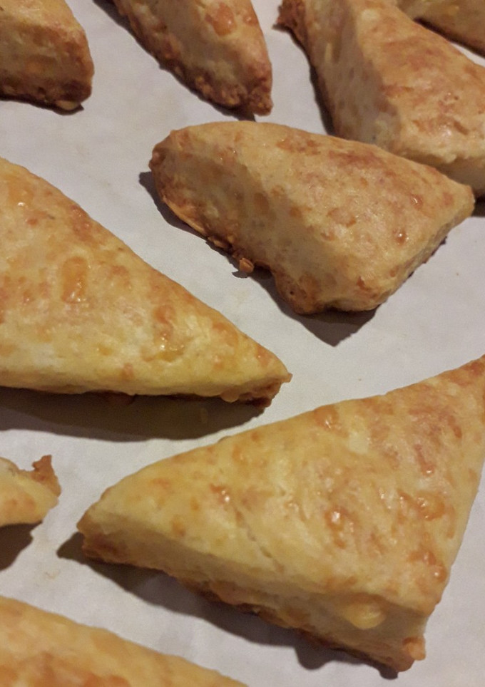 Una foto de Scones de Queso