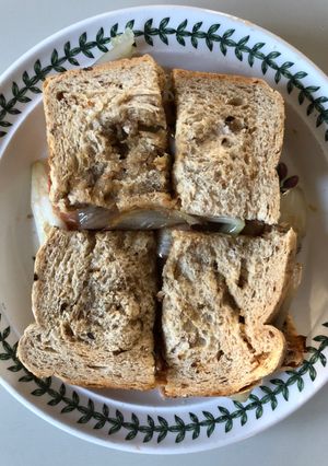 A picture of Chunky Bacon, Shallot, Garlic & Tomato Butty.