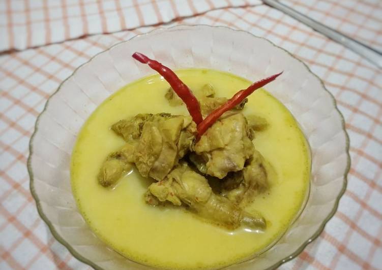 Ayam Gulai Kuning Khas Belide (Sumsel)