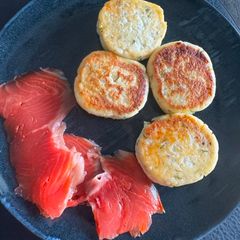 A picture of Savory syrniki.