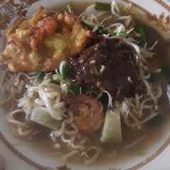 Lontong mie suroboyo রেসিপির প্রধান ছবি
