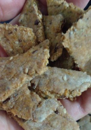 Una foto de 32. Bizcochitos de Harinas Varias 🌰 Versátiles e Ideales para Picar o el Mate
