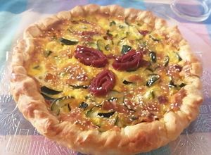 Foto di Quiche con zucchine, bresaola e semi di sesamo