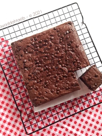 Langkah Gampang Membikin Resep Brownies Shiny Crust tanpa oven yang Lezat Sekali Anti Ribet, Mantap