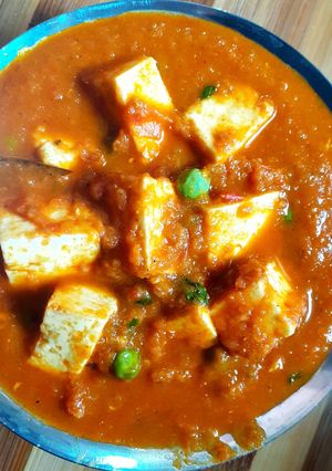A picture of Paneer Matar Gravy.