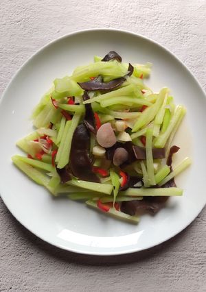 Foto resep Oseng Labu Siam dan Jamur Kuping