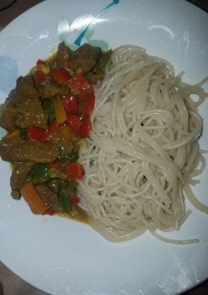 A picture of Beef Curry Sauce With Spaghetti.