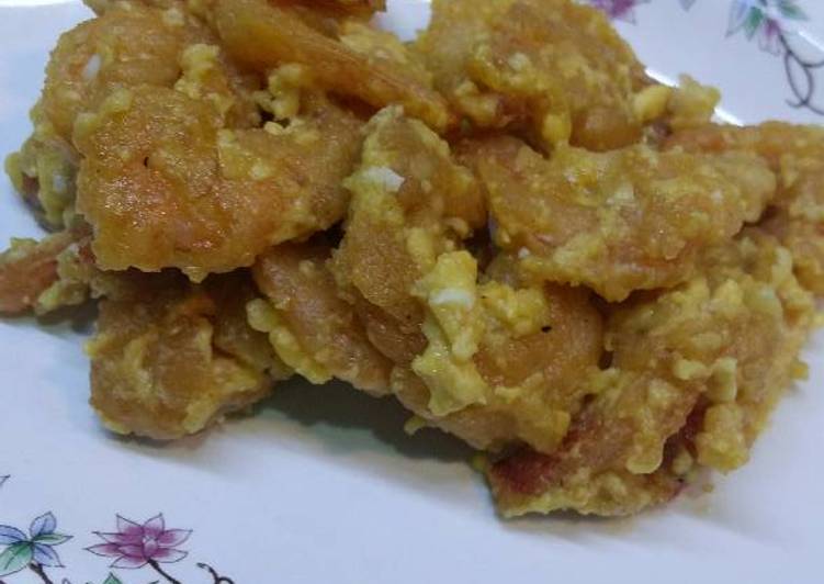 Cara buat Prawn with salted eggs yolk sauce yang nikmat dan Mudah Dibuat
