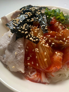 韓式泡菜豬肉冷麵 的食譜成品照片