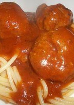 சிக்கன் மீட்பால்ஸுடன் ஸ்பாகட்டி செய்முறை முக்கிய புகைப்படம்