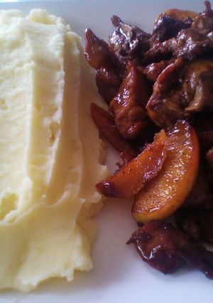A picture of Sweet pork and apple sauce.