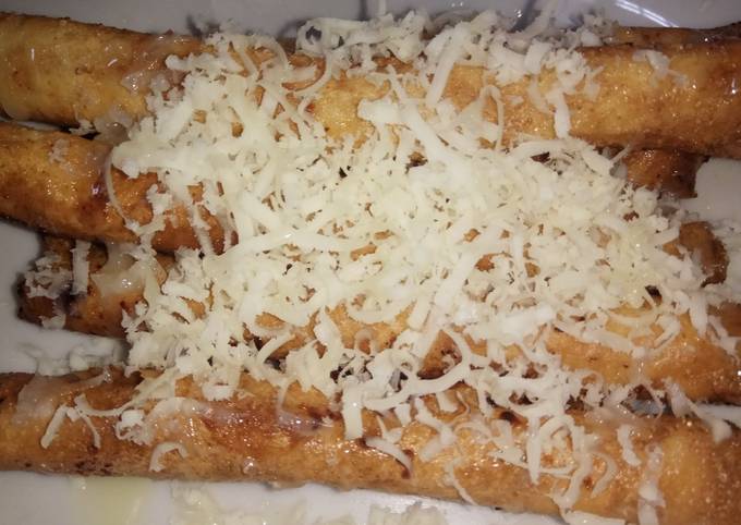 Resep Roll cheese (kulit lumpia) oleh Ibu Heryanto - Cookpad
