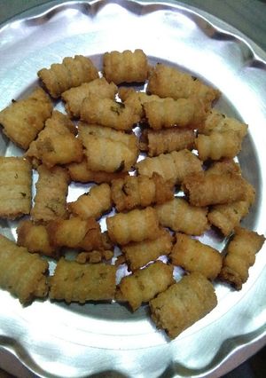 A picture of Suji Nimki.