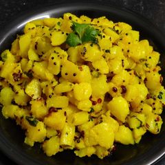 A picture of Dry Potato Curry (suki bhaji).