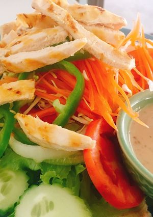 รูปของ สลัดไก่ย่าง