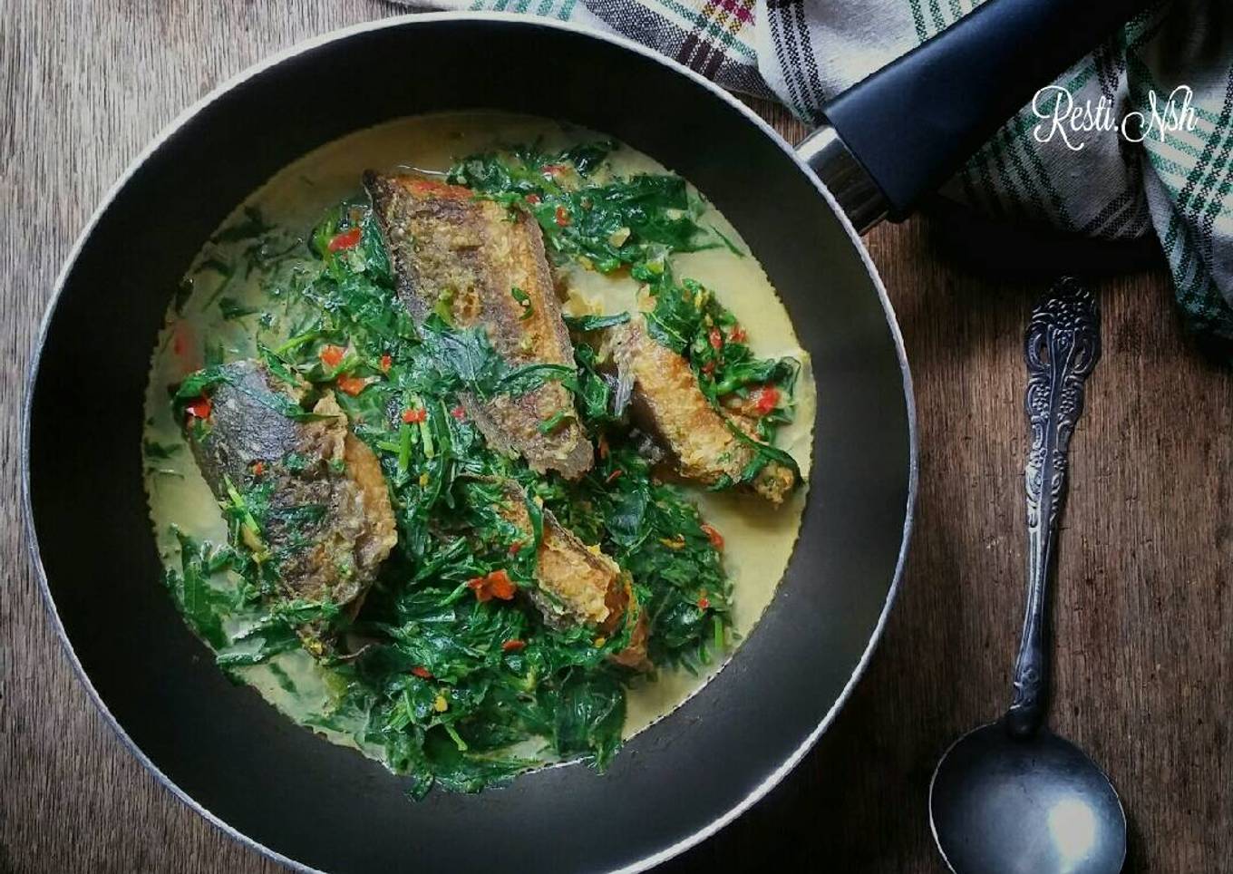 Gulai Daun Ubi Lele (Tips merebus daun ubi)