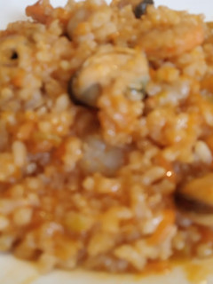 Una foto de Arroz seco o caldoso con gambas y mejillones