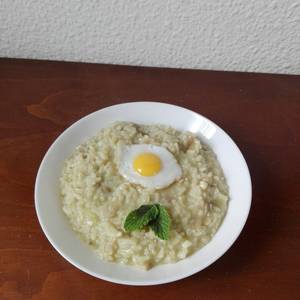Risotto vegetariano de setas con huevo de codorniz