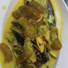 Ikan pari masak belimbing wuluh রেসিপির প্রধান ছবি