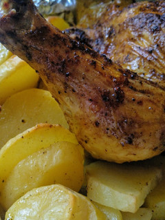 Una foto de Pollo asado con patatas