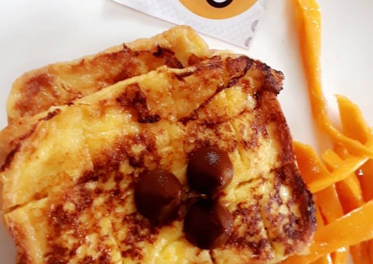 Recipe of Any-night-of-the-week Mango French toast