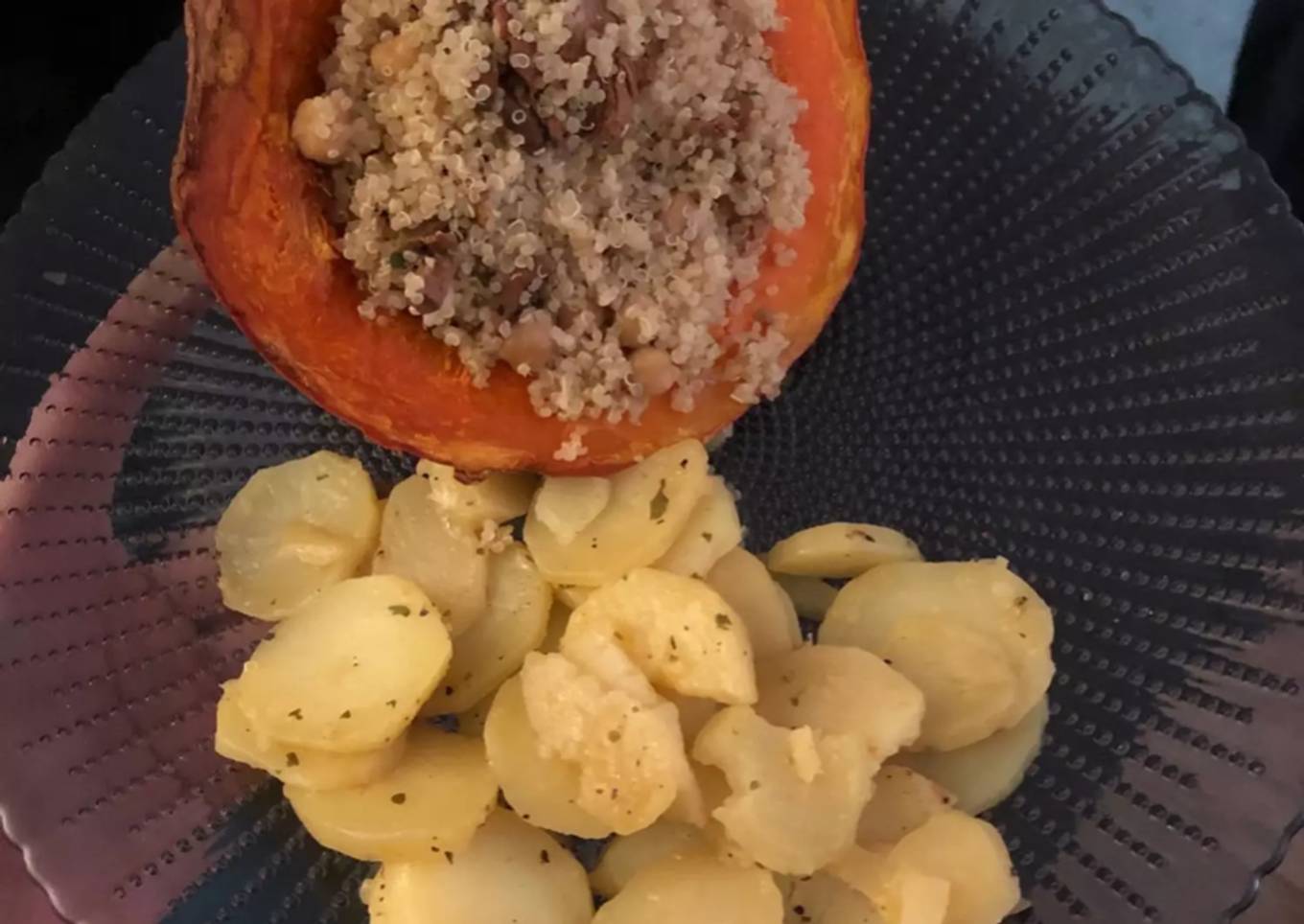 Potimarron farci quinoa et giroles - vegan et sans gluten