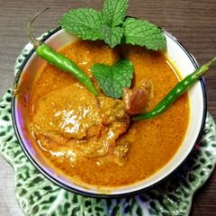 A picture of Royal sesame chicken curry.