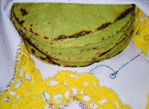 Una foto de Tortillas con nopal y espinaca