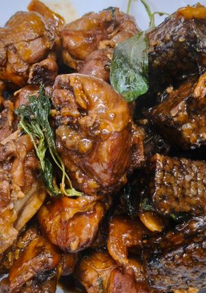 塔香紅茶滷雞肉米血 的食譜成品照片
