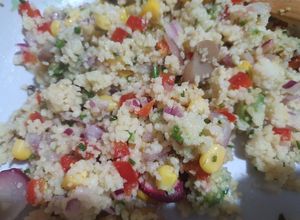 Una foto de Deliciosa Ensalada de Cuscús Multicolor