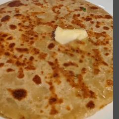 A picture of Aloo paratha.