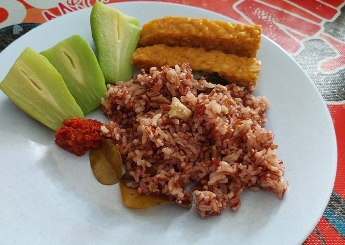 Nasi Merah Liwet Ricecooker