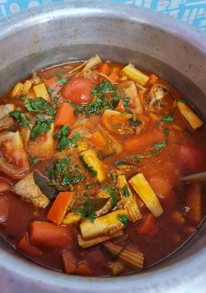 Gambar Tomyam merah ayam ala thai
