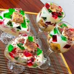 A picture of Trifle Cups.