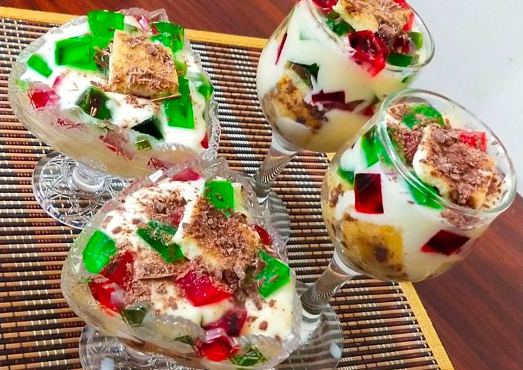 Easiest Way to Make Quick Trifle Cups