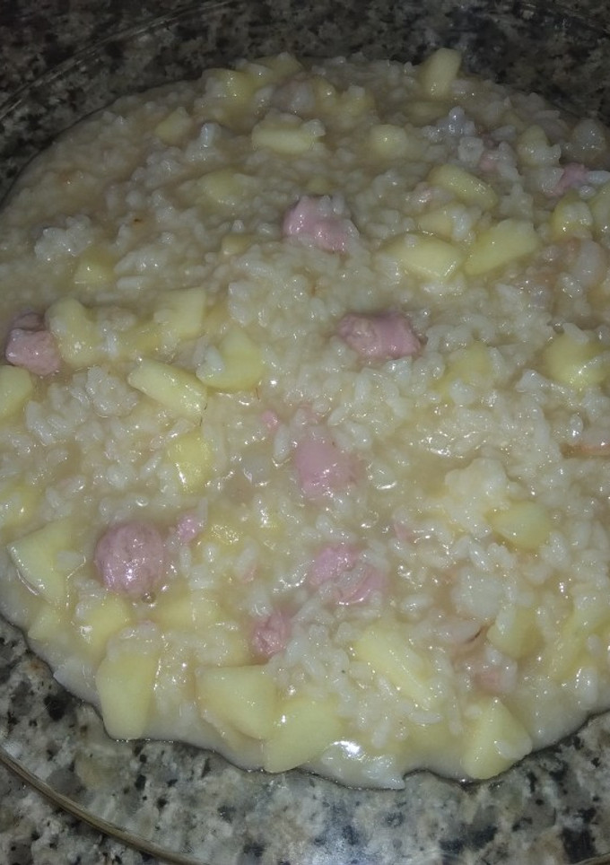 Una foto de Arroz o Risotto con gambas, salchichas y manzana Thermomix