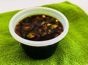 Una foto de salsa de soya de chile