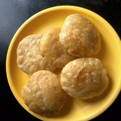 A picture of Sattu kachori.