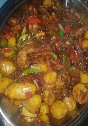 A picture of Fried Chicken & potato meal.
