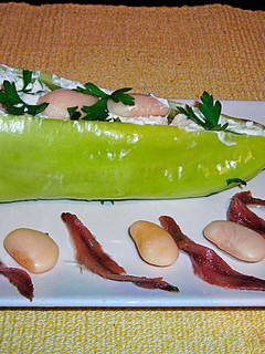 Foto principal de Pimientos italianos verdes rellenos con queso crema