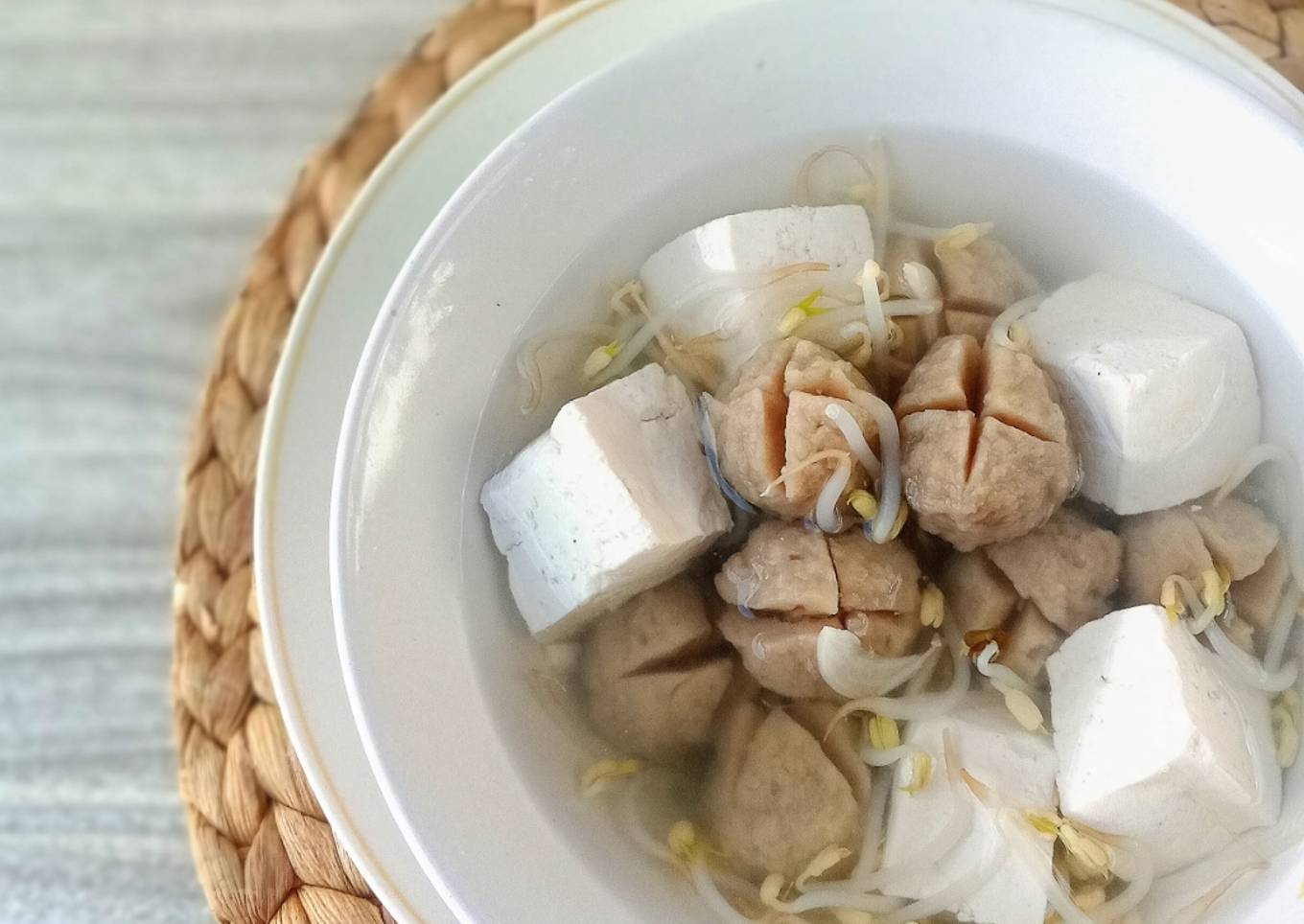 Sop Tahu Bakso Tauge kuah bening