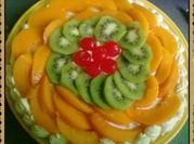 Una foto de postre royal con durazno