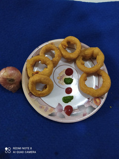 ઓનીયન પકોડા (Onion Pakoda Recipe In Gujarati) રેસીપી મુખ્ય ફોટો