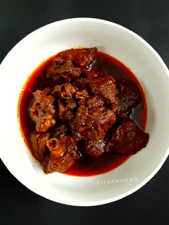 A picture of Mutton Rogan Josh (Mutton in Kashmiri style).