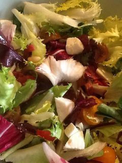 Una foto de Ensalada multicolor