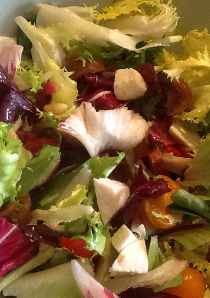 Una foto de Ensalada multicolor
