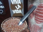 Una foto de mermelada con chia